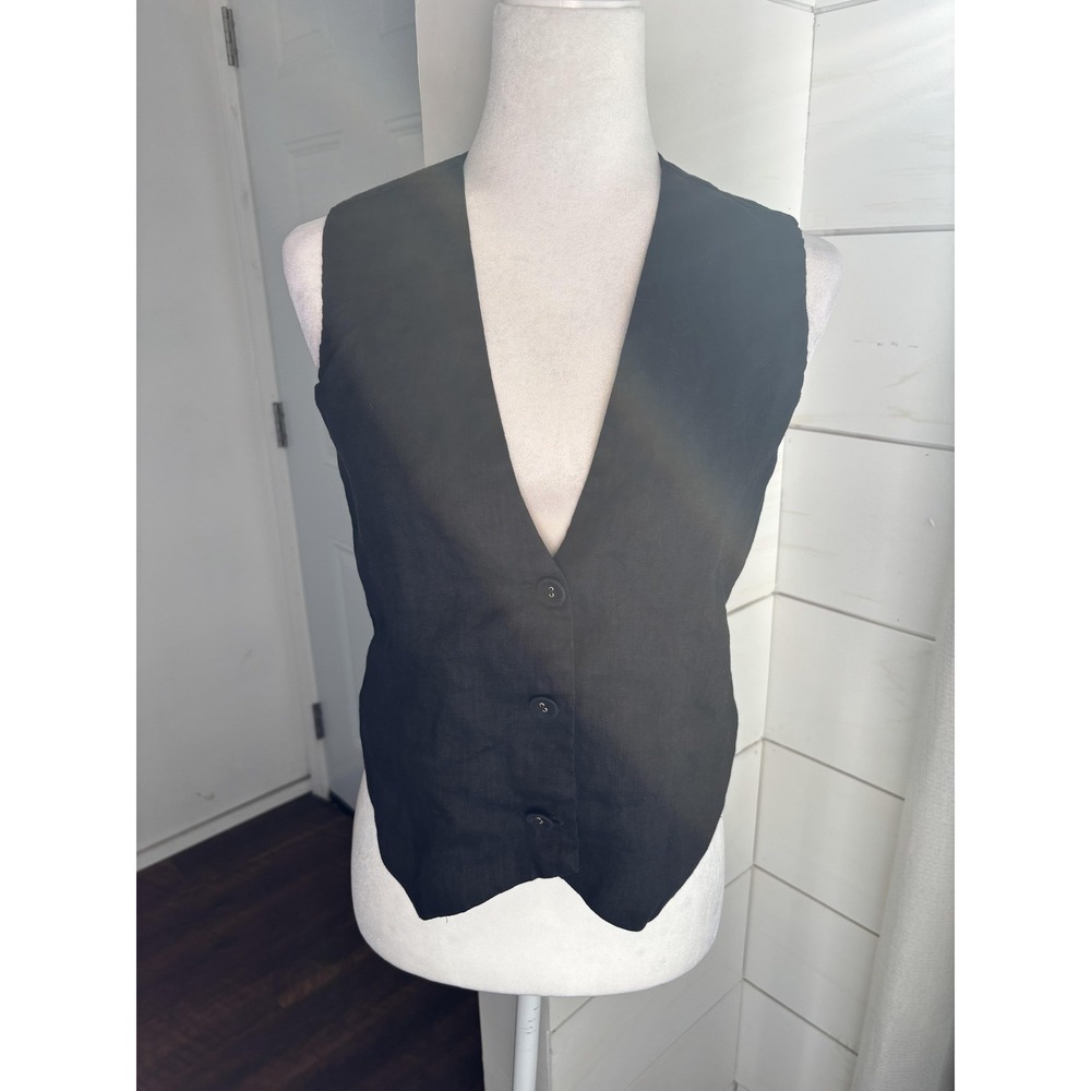 DISSH Black Tailored Sleeveless Button Vest